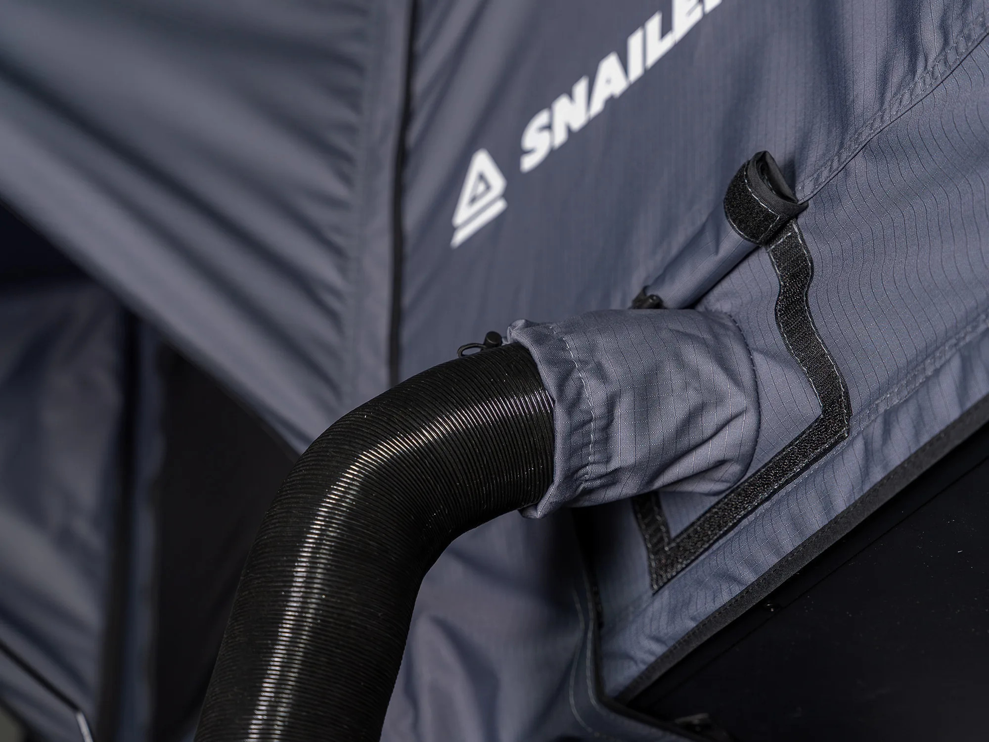 SNAILER® Abis – Twardy namiot dachowy dla 2+1 osób
