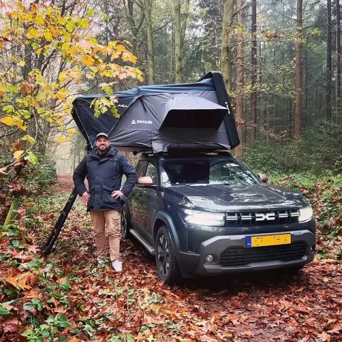 Snailer Abis namiot dachowy na Dacia Duster - zdjecie klienta z Holandii