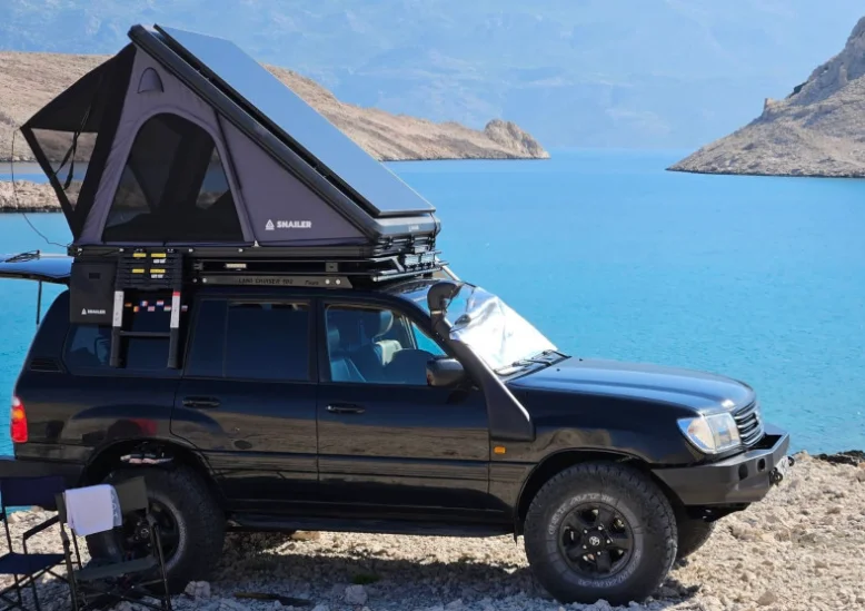 Snailer Alduo namiot dachowy na Toyota Land Cruiser - zdjecie klienta z Austrii